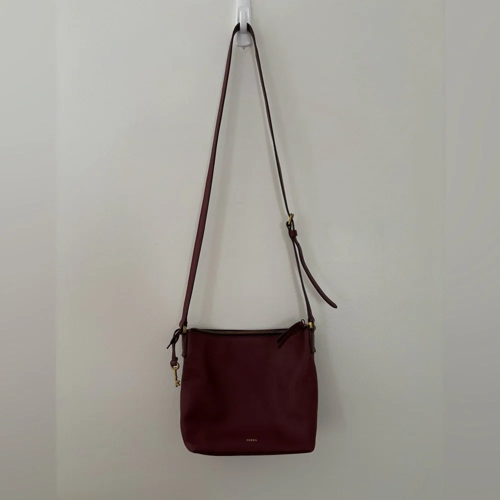 Fossil Burgundy Leather Crossbody Key Charm - Picture 2 of 13